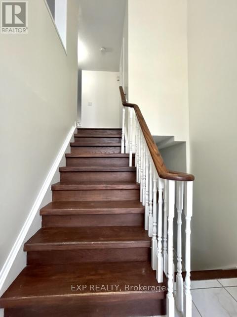 Photo 19 of 46 1588 South Parade Court, Mississauga ON