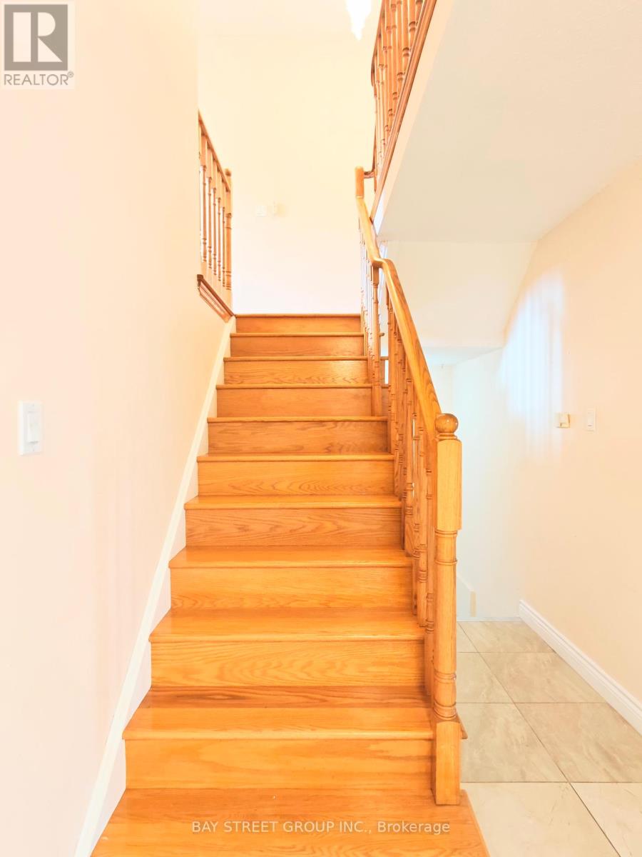 Photo 17 of Upper 5251 Astwell Avenue, Mississauga ON