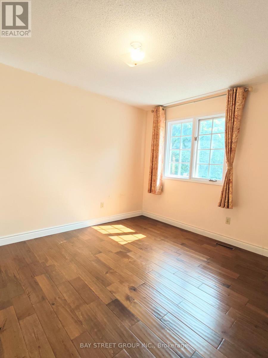 Photo 13 of Upper 5251 Astwell Avenue, Mississauga ON