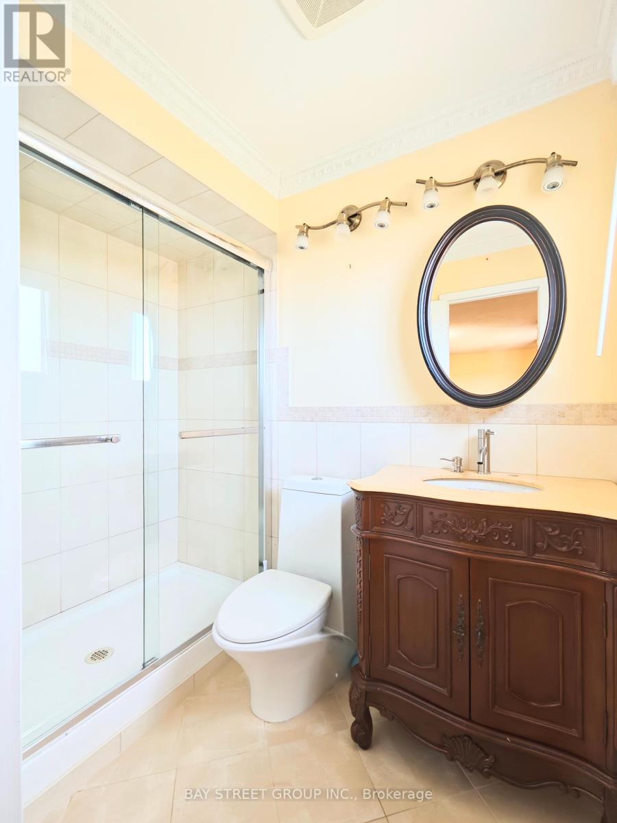Photo 2 of Upper 5251 Astwell Avenue, Mississauga ON