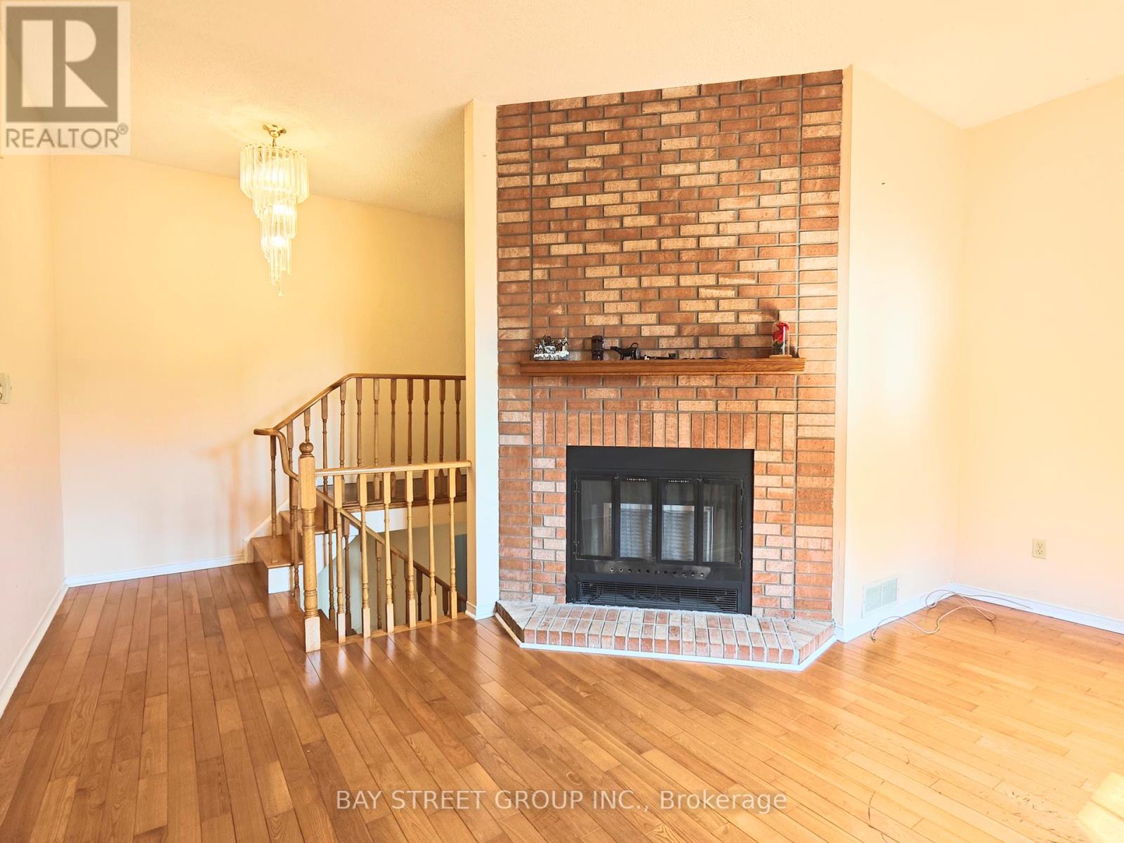 Photo 9 of Upper 5251 Astwell Avenue, Mississauga ON