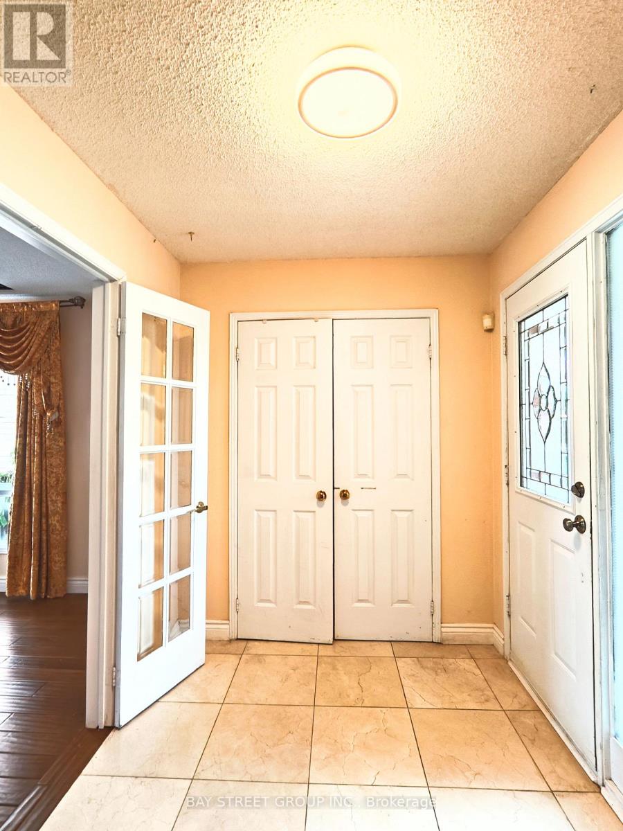 Photo 11 of Upper 5251 Astwell Avenue, Mississauga ON