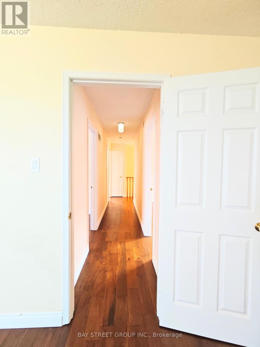 Photo 16 of Upper 5251 Astwell Avenue, Mississauga ON