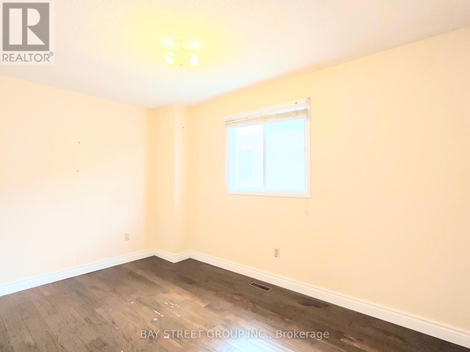 Photo 5 of Upper 5251 Astwell Avenue, Mississauga ON