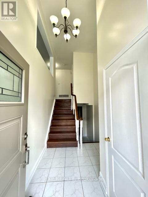 Photo 24 of 46 1588 South Parade Court, Mississauga ON