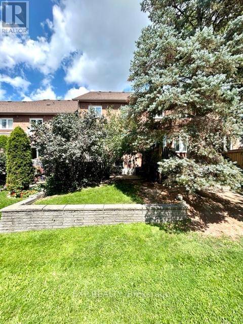 Photo 35 of 46 1588 South Parade Court, Mississauga ON