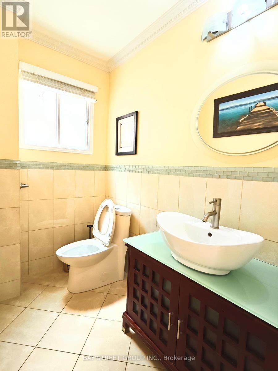 Photo 7 of Upper 5251 Astwell Avenue, Mississauga ON