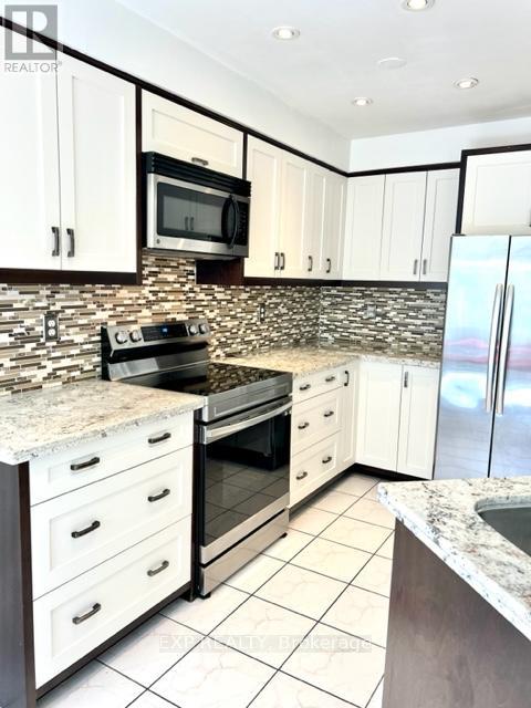 Photo 31 of 46 1588 South Parade Court, Mississauga ON