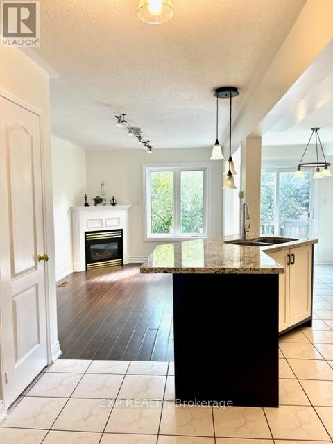 Photo 22 of 46 1588 South Parade Court, Mississauga ON