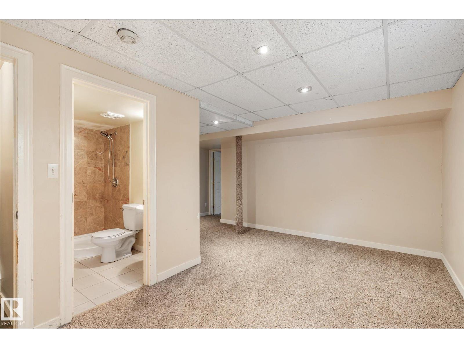 Photo 23 of 7420 187 St Nw Nw, Edmonton AB