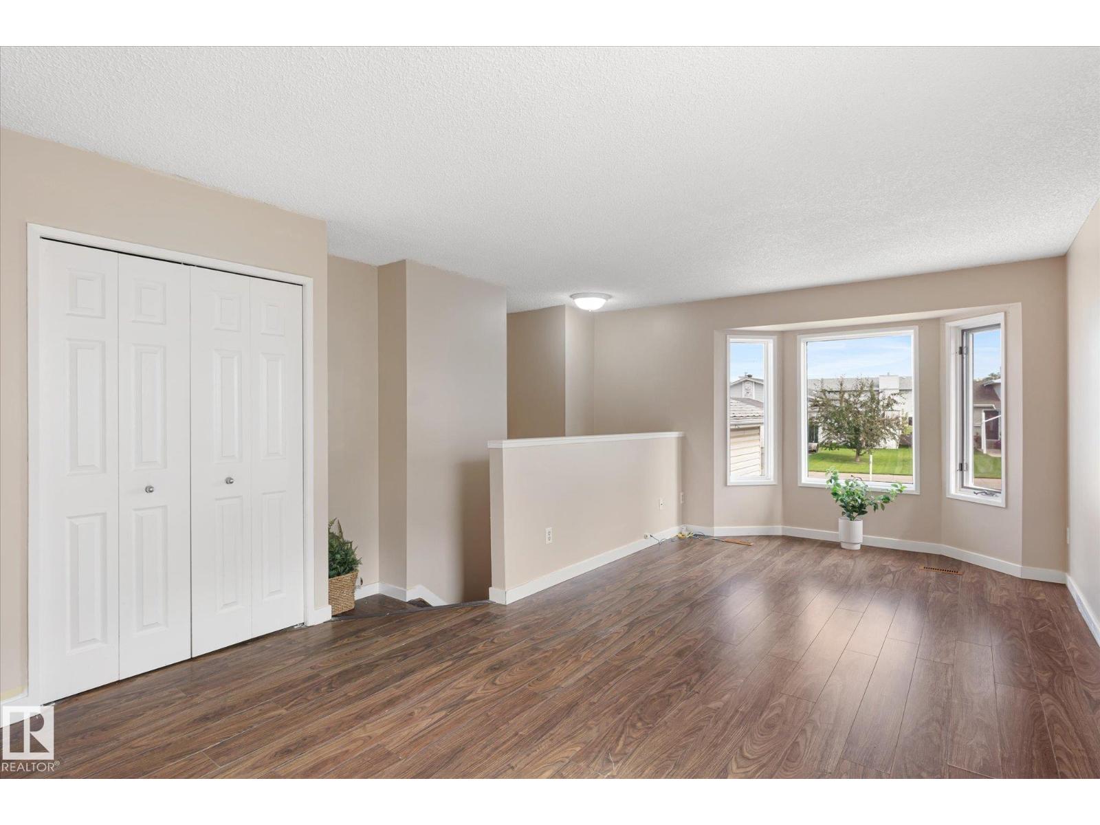 Photo 17 of 7420 187 St Nw Nw, Edmonton AB