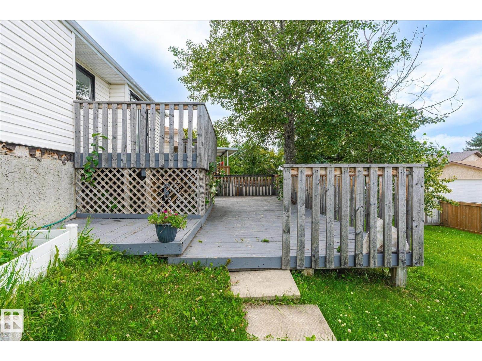Photo 25 of 7420 187 St Nw Nw, Edmonton AB