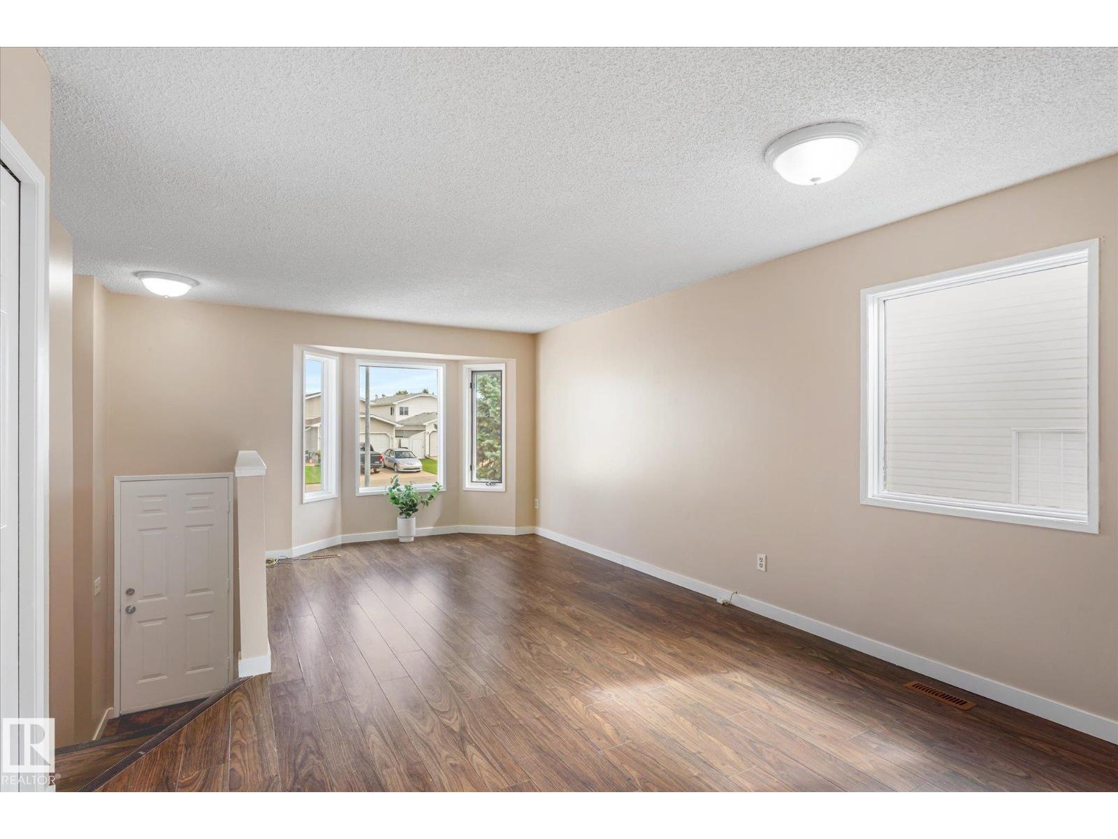 Photo 14 of 7420 187 St Nw Nw, Edmonton AB