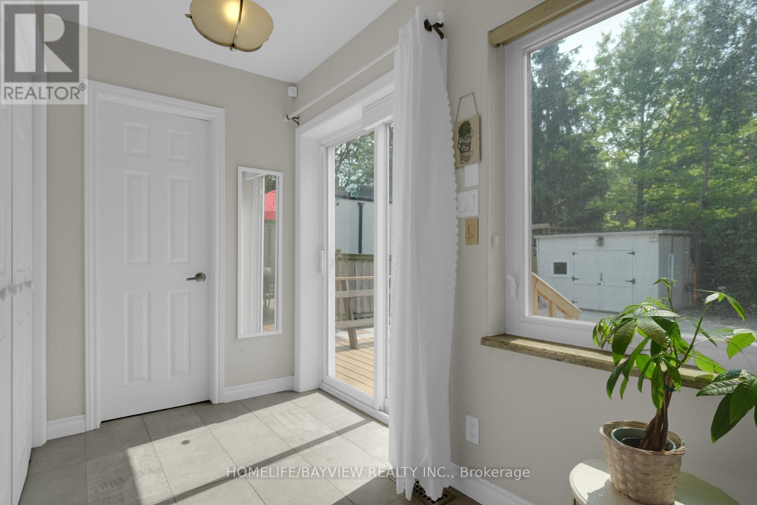 Photo 2 of 320 320 Senlac Road, Toronto ON