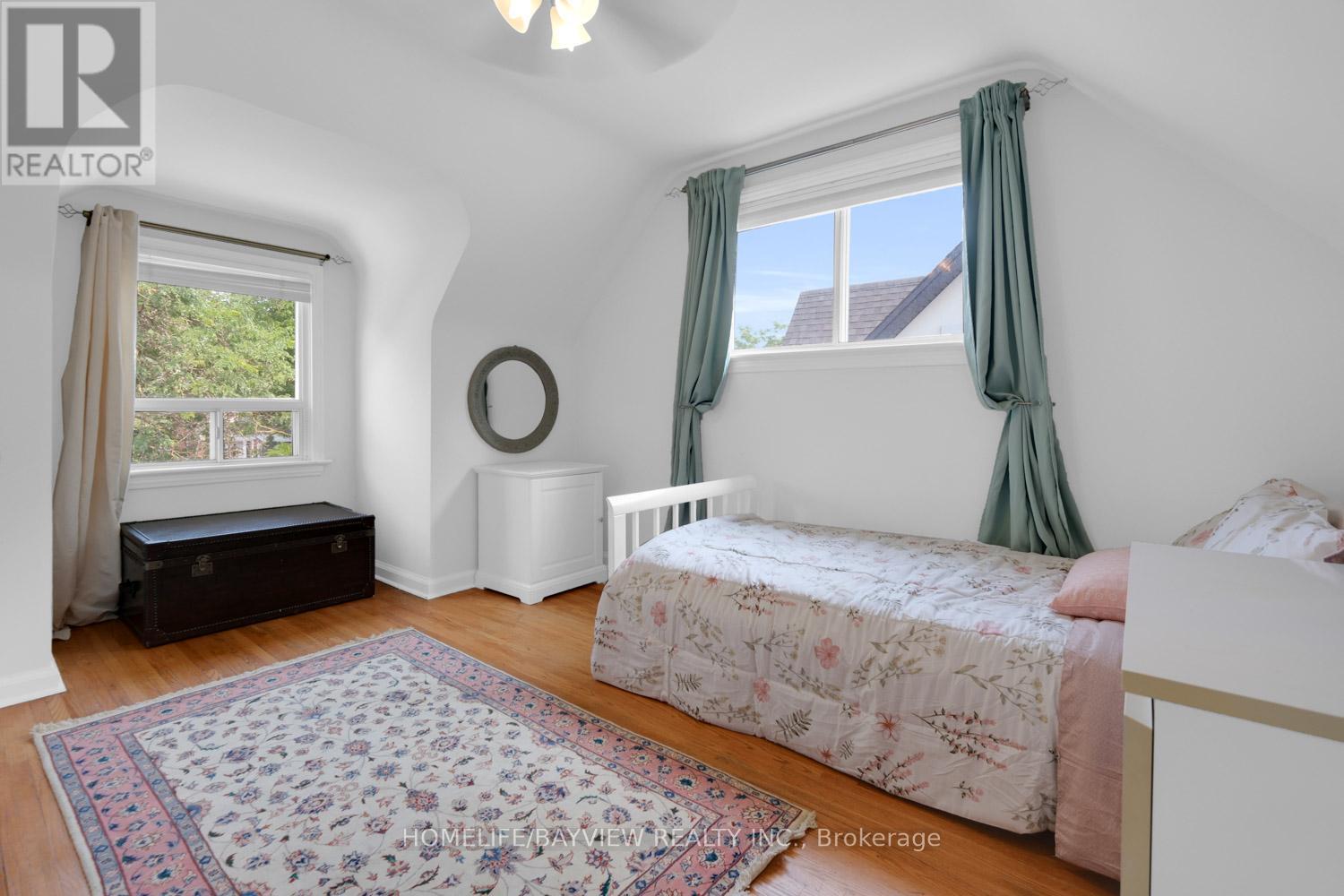 Photo 10 of 320 320 Senlac Road, Toronto ON