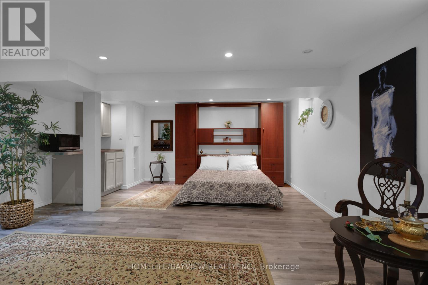 Photo 5 of 320 320 Senlac Road, Toronto ON