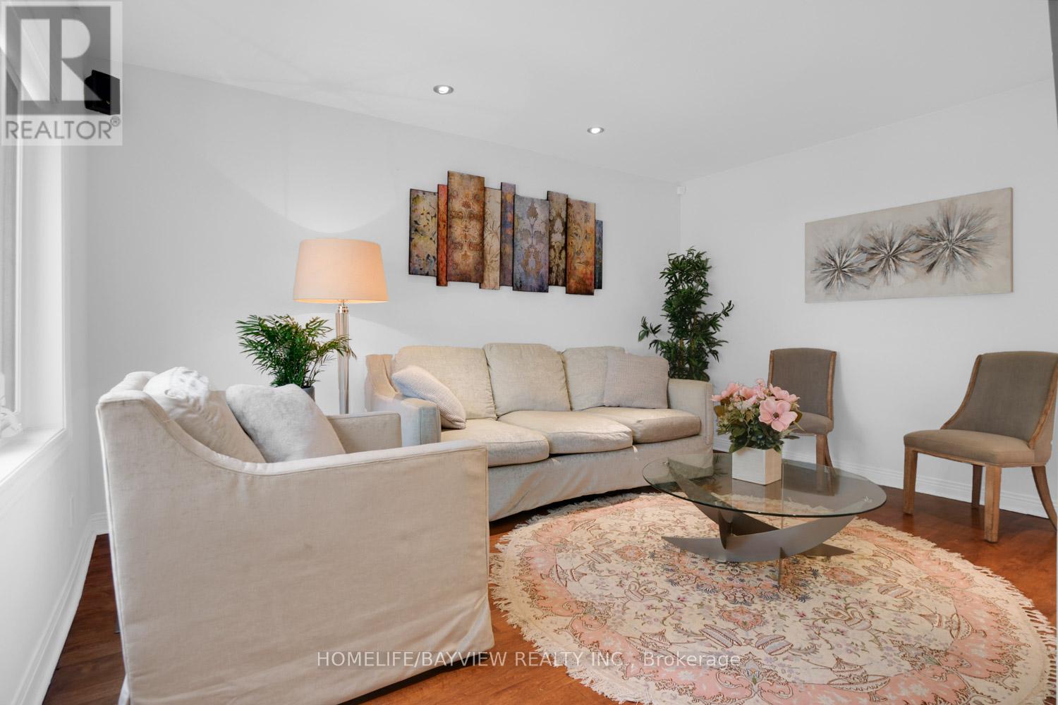 Photo 9 of 320 320 Senlac Road, Toronto ON
