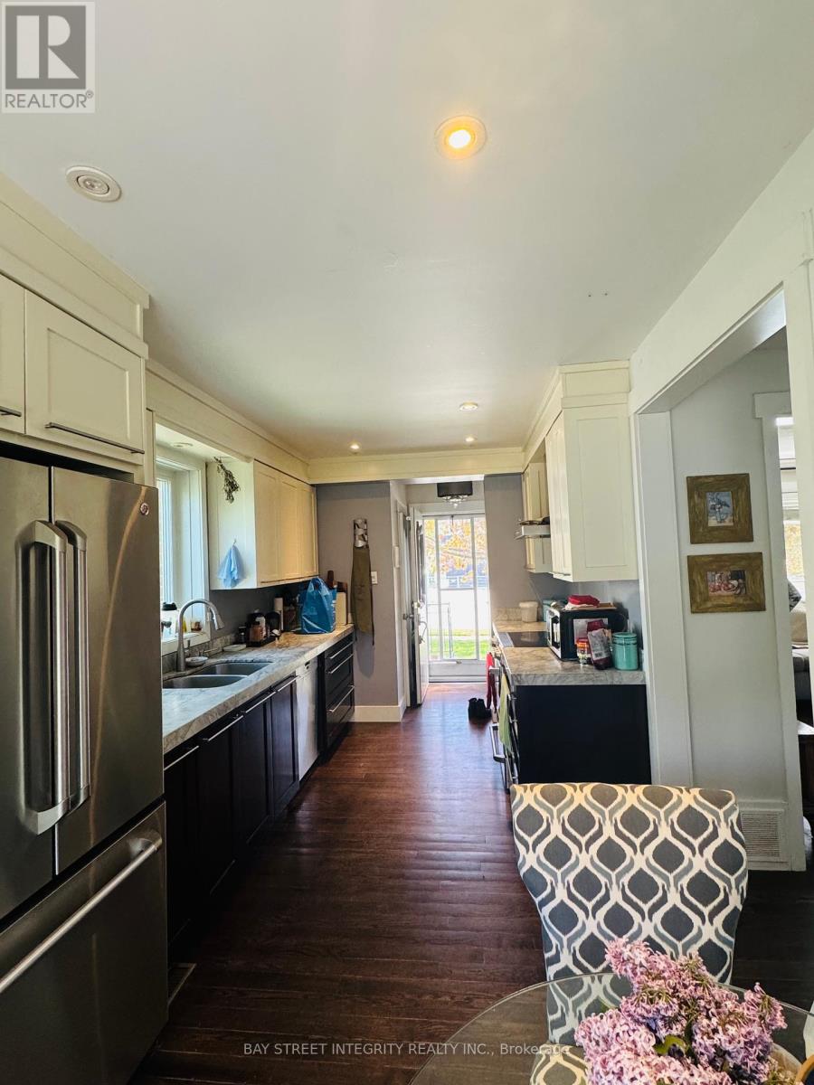 Photo 20 of 120 Lawrence Avenue, Richmond Hill ON