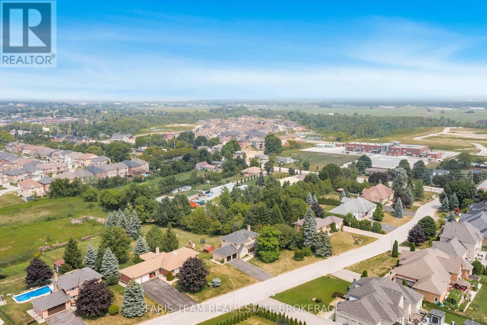 Photo 36 of 7 Golfview Boulevard, Bradford West Gwillimbury ON