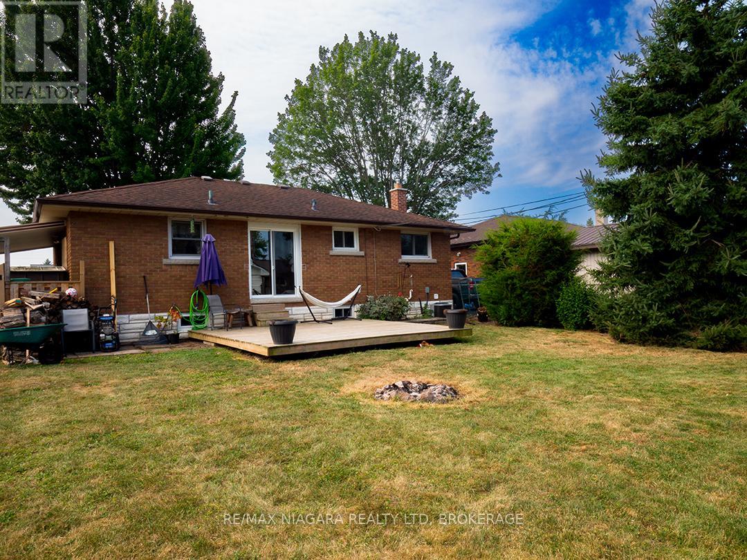Photo 9 of 15 Michael Drive S, Port Colborne ON