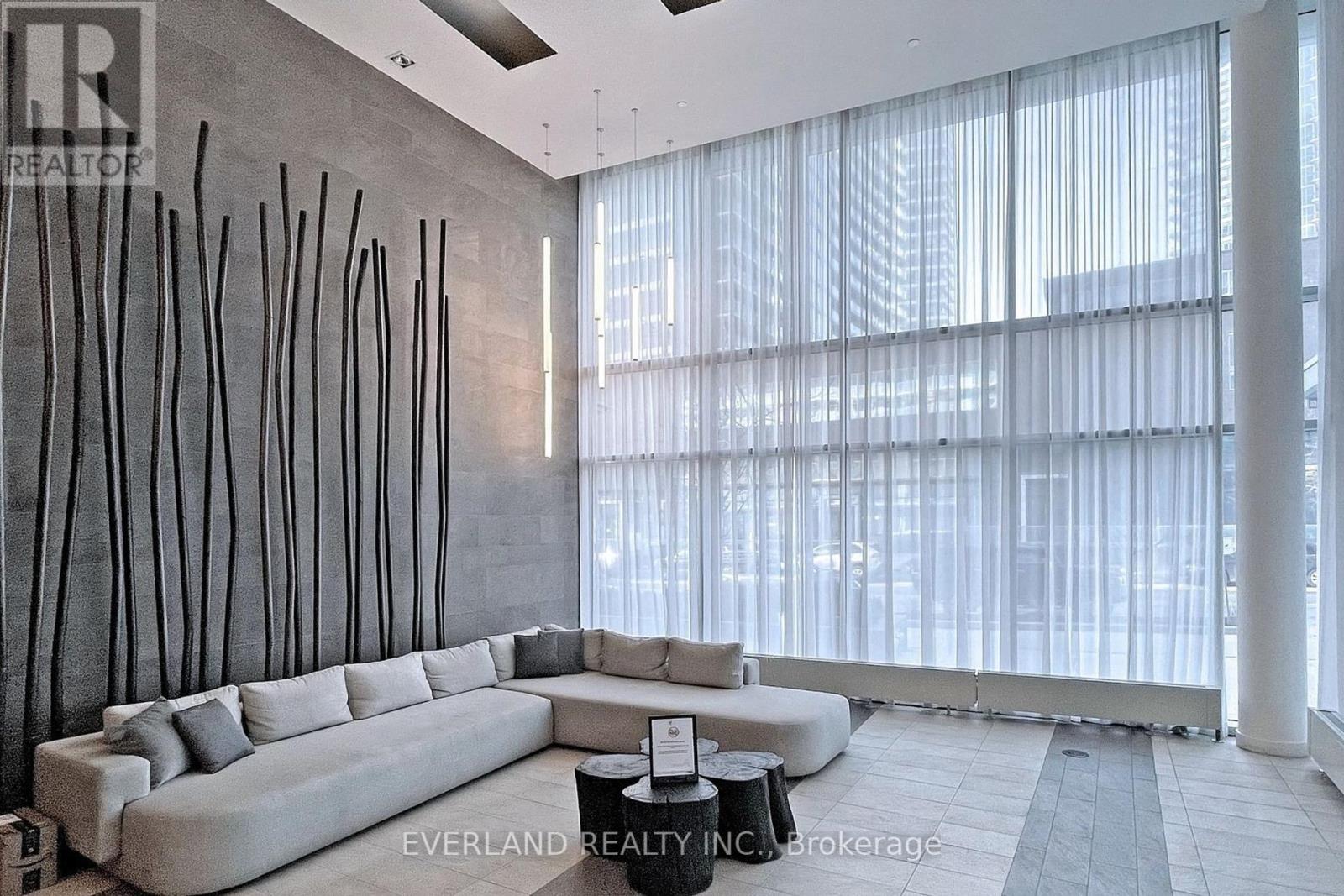 Photo 2 of 2007 72 Esther Shiner Boulevard, Toronto ON