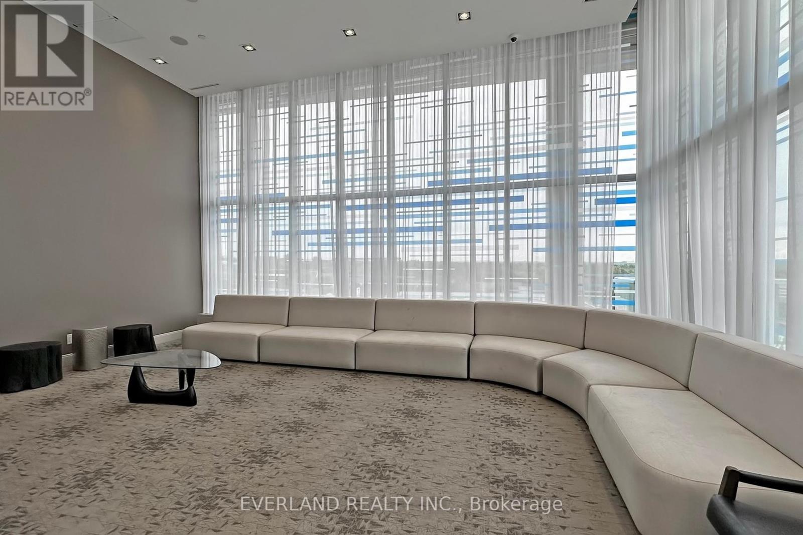 Photo 3 of 2007 72 Esther Shiner Boulevard, Toronto ON