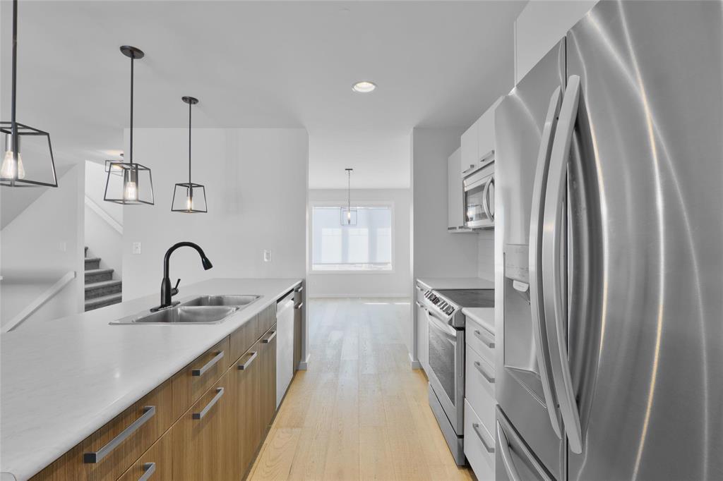 Photo 7 of 345 Windflower Road, Winnipeg MB