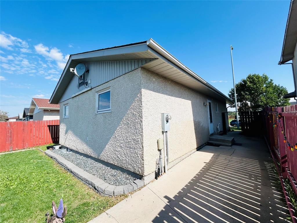 Photo 20 of 1584 Leila Avenue, Winnipeg MB