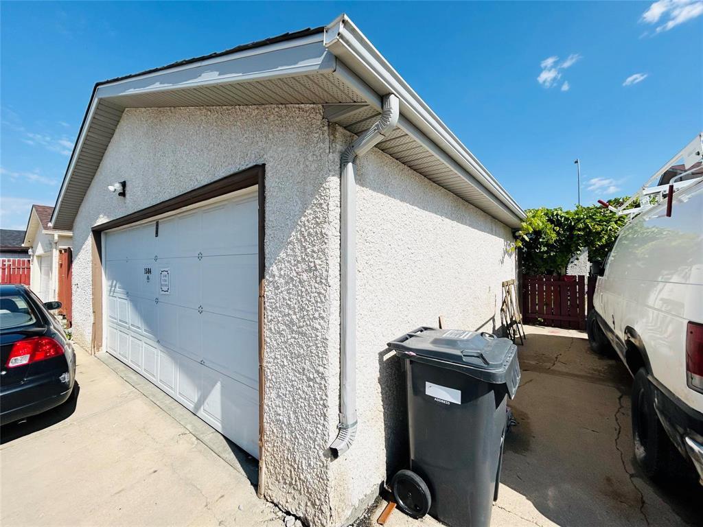 Photo 18 of 1584 Leila Avenue, Winnipeg MB