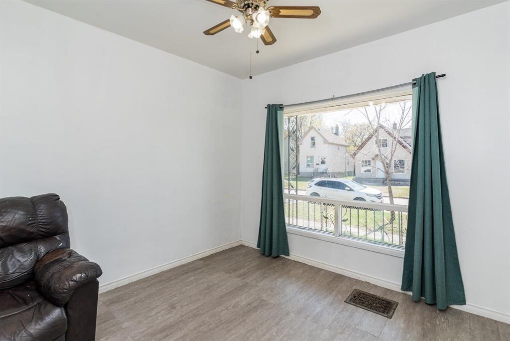 Photo 11 of 555 Boyd Avenue, Winnipeg MB