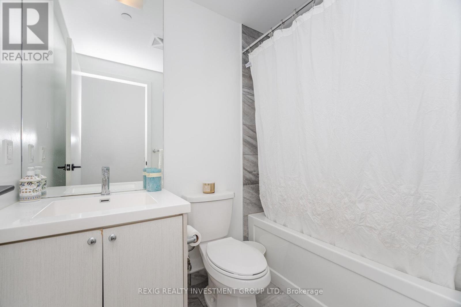 Photo 8 of 723 50 George Butchart Drive, Toronto ON