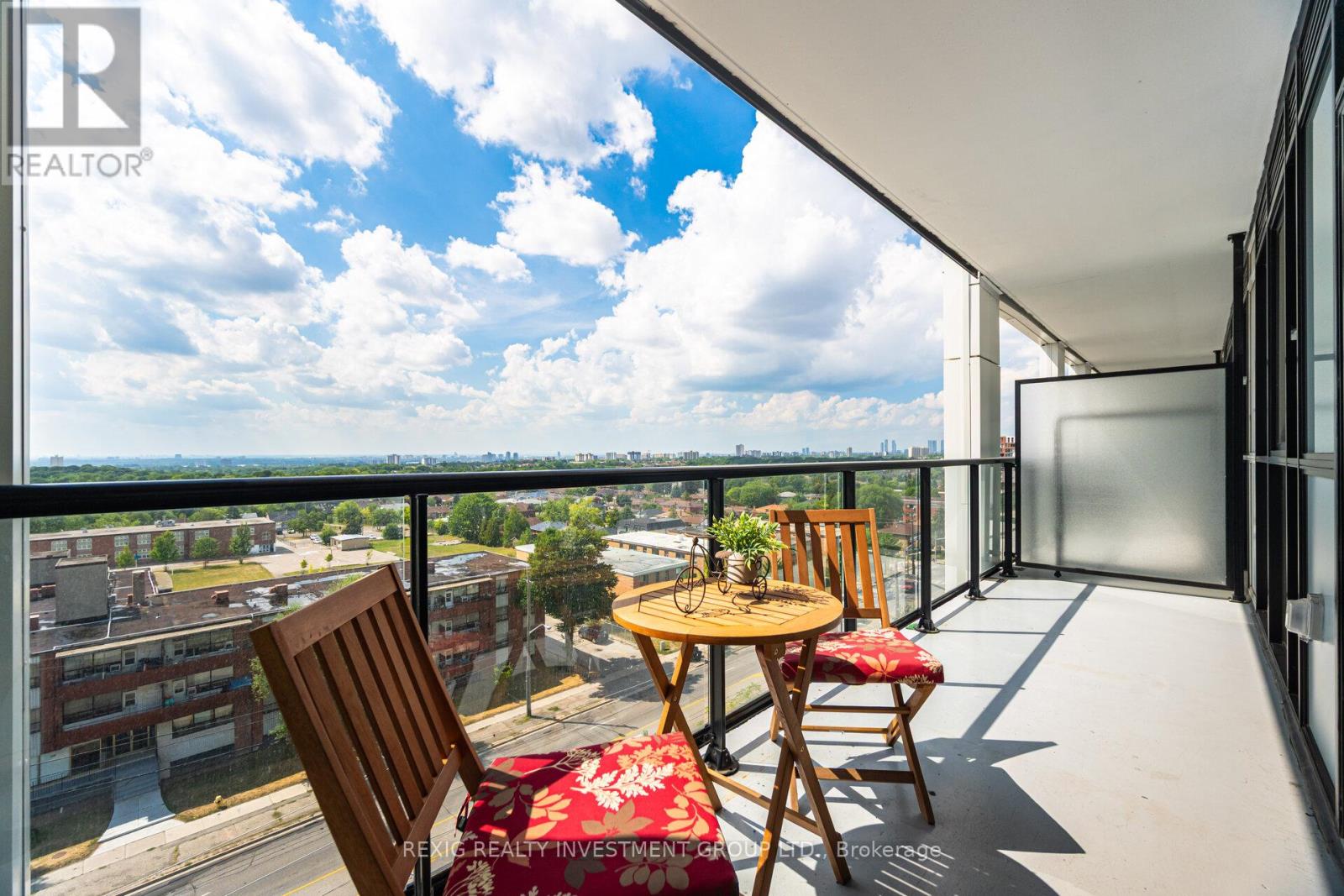 Photo 32 of 723 50 George Butchart Drive, Toronto ON