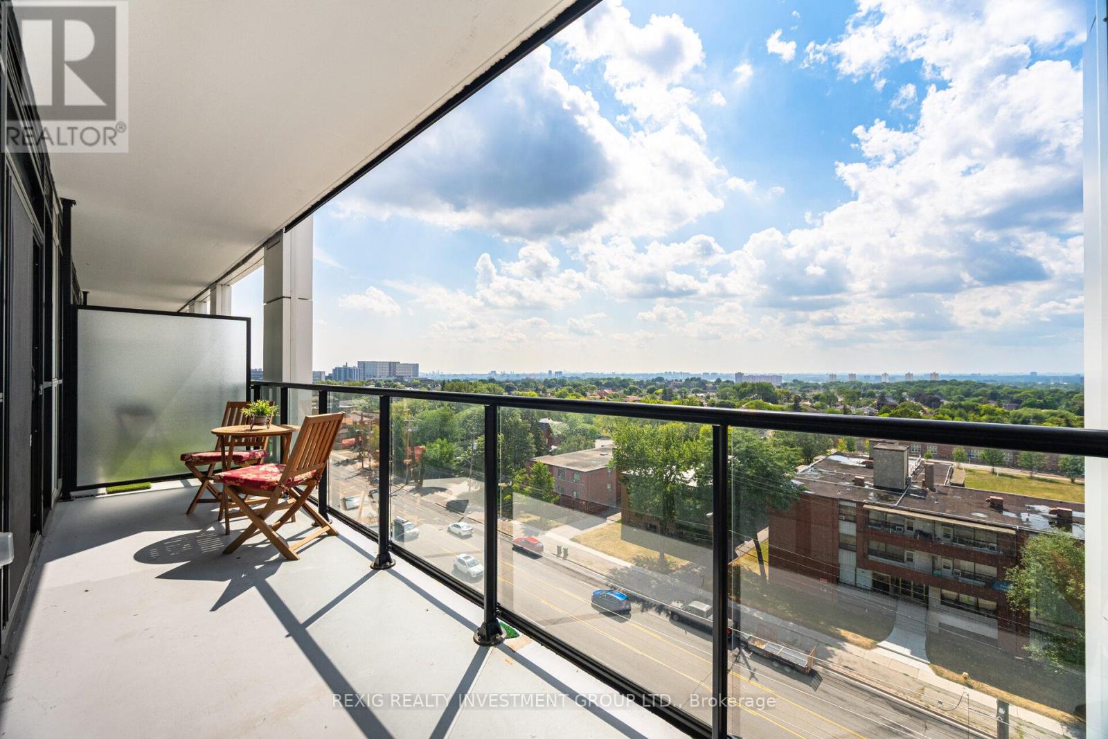 Photo 5 of 723 50 George Butchart Drive, Toronto ON