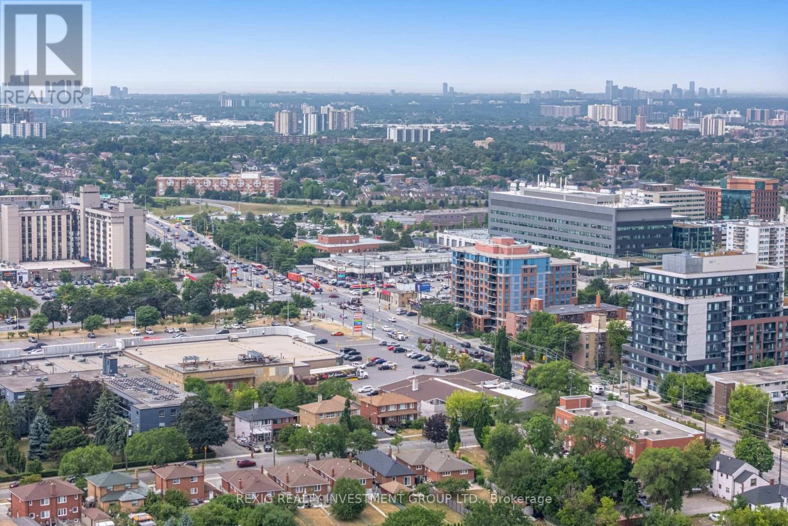 Photo 23 of 723 50 George Butchart Drive, Toronto ON