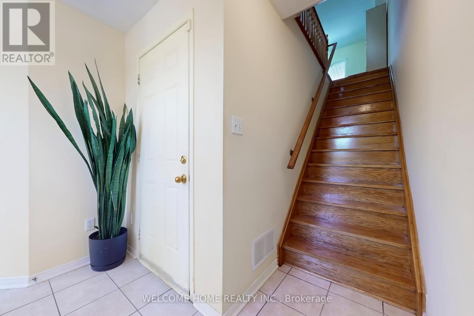 Photo 12 of 107 Torbarrie Road, Toronto ON