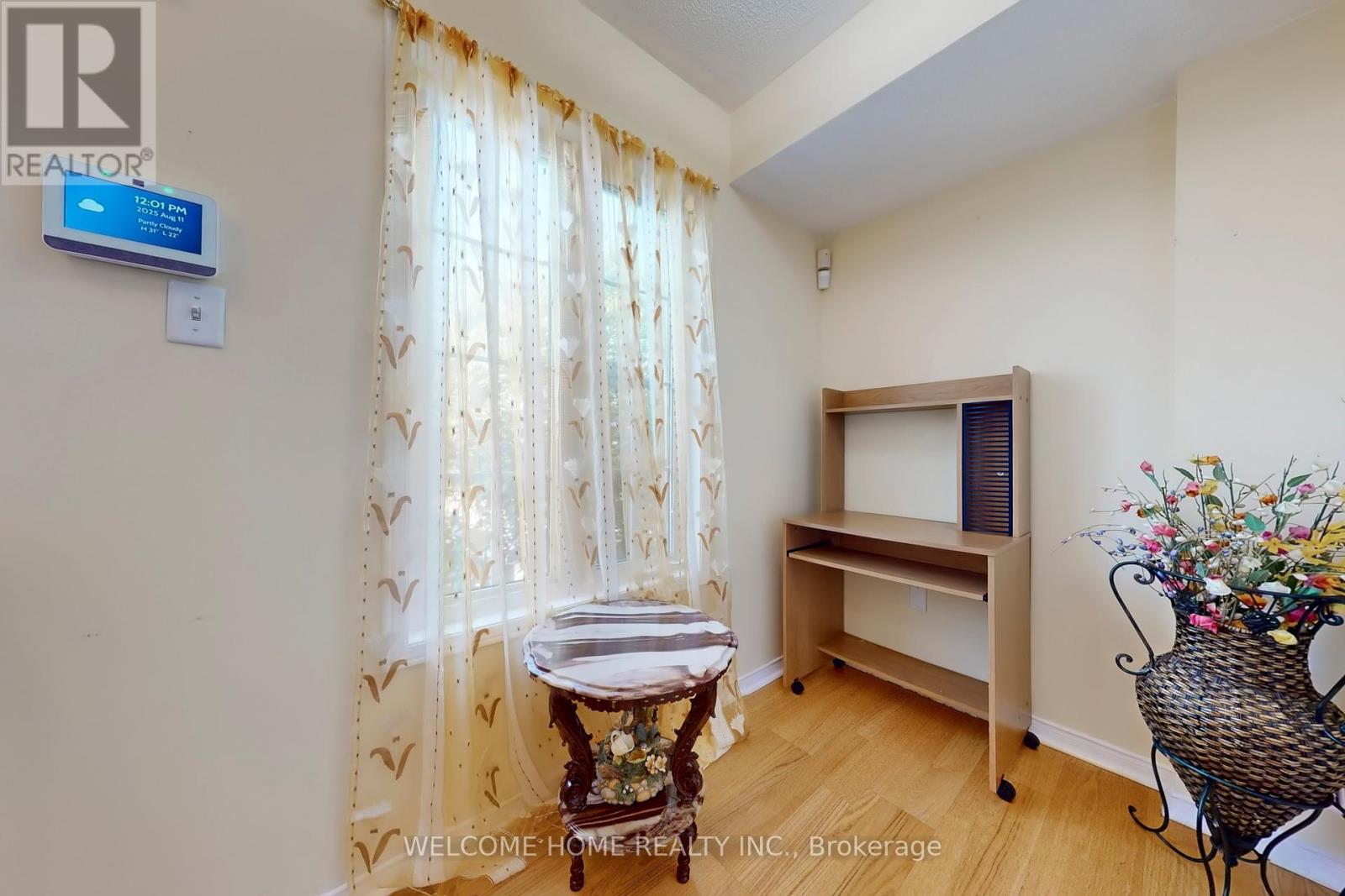 Photo 13 of 107 Torbarrie Road, Toronto ON