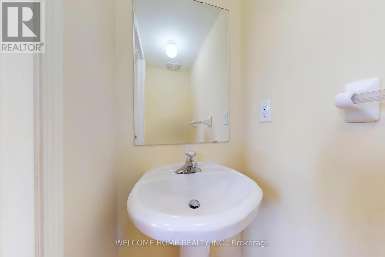 Photo 14 of 107 Torbarrie Road, Toronto ON