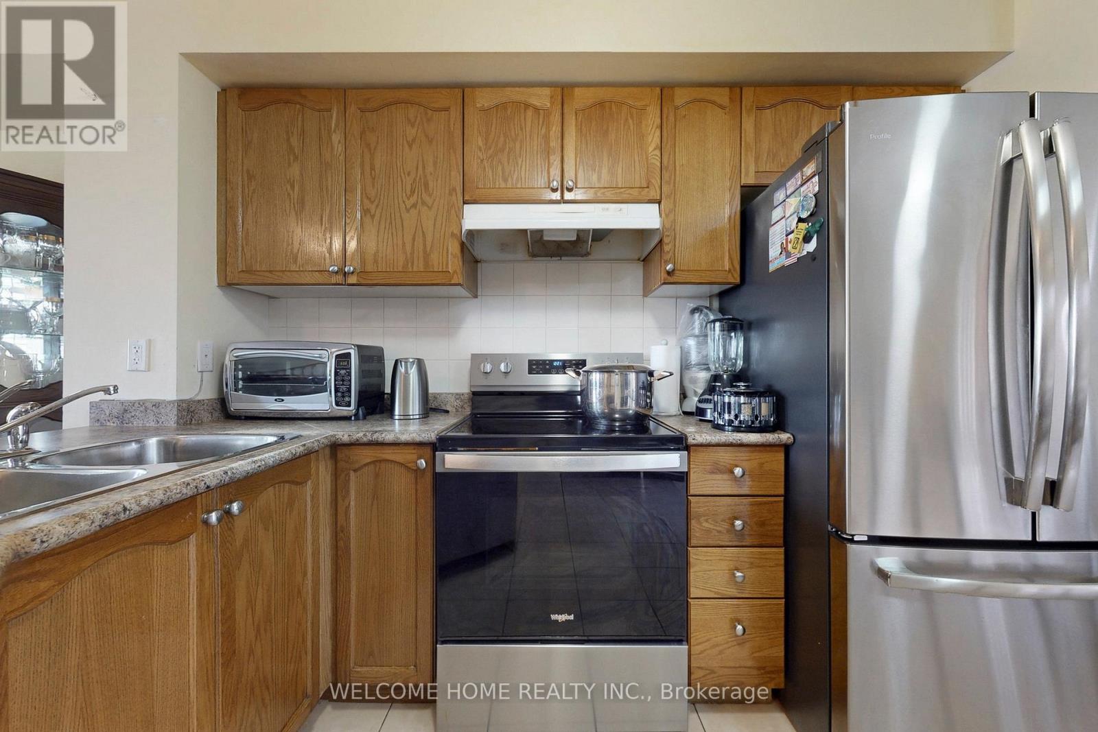 Photo 7 of 107 Torbarrie Road, Toronto ON