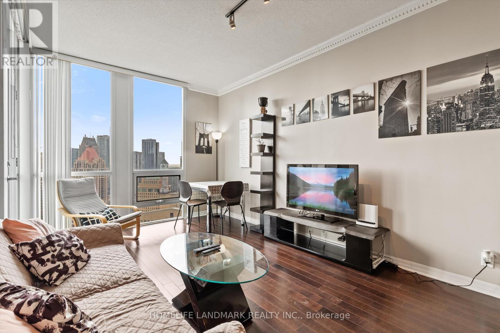 Photo 2 of 3110 3939 Duke Of York Boulevard, Mississauga ON