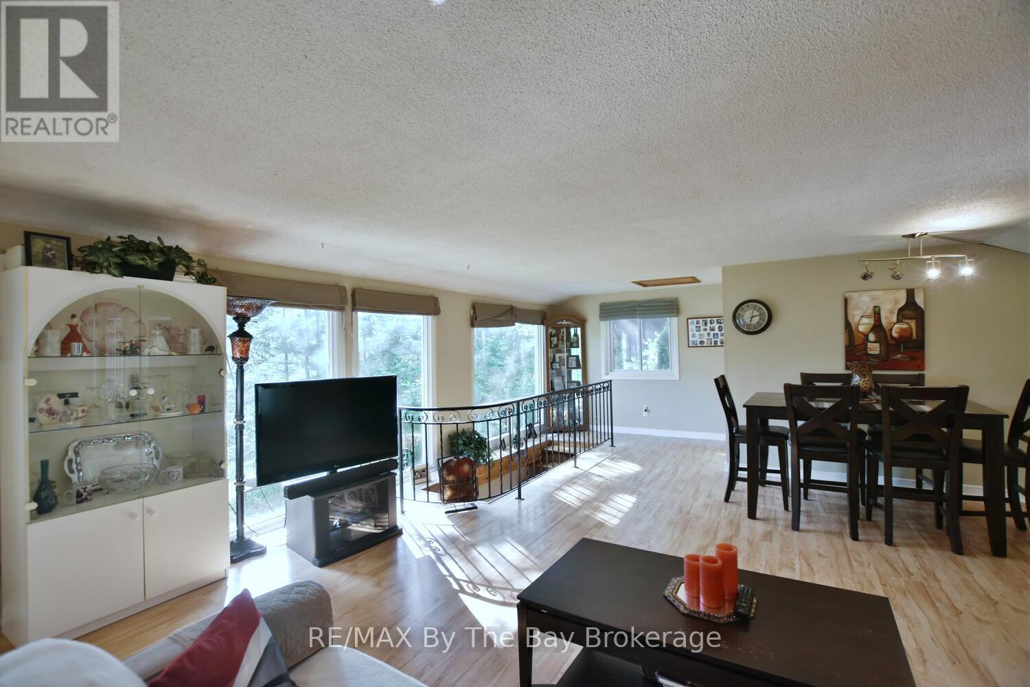Photo 16 of 103 Sunnidale Road S, Wasaga Beach ON