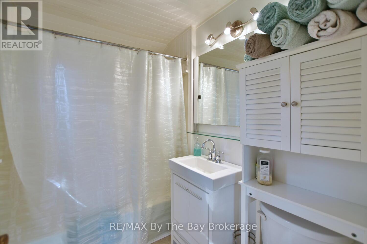 Photo 18 of 103 Sunnidale Road S, Wasaga Beach ON