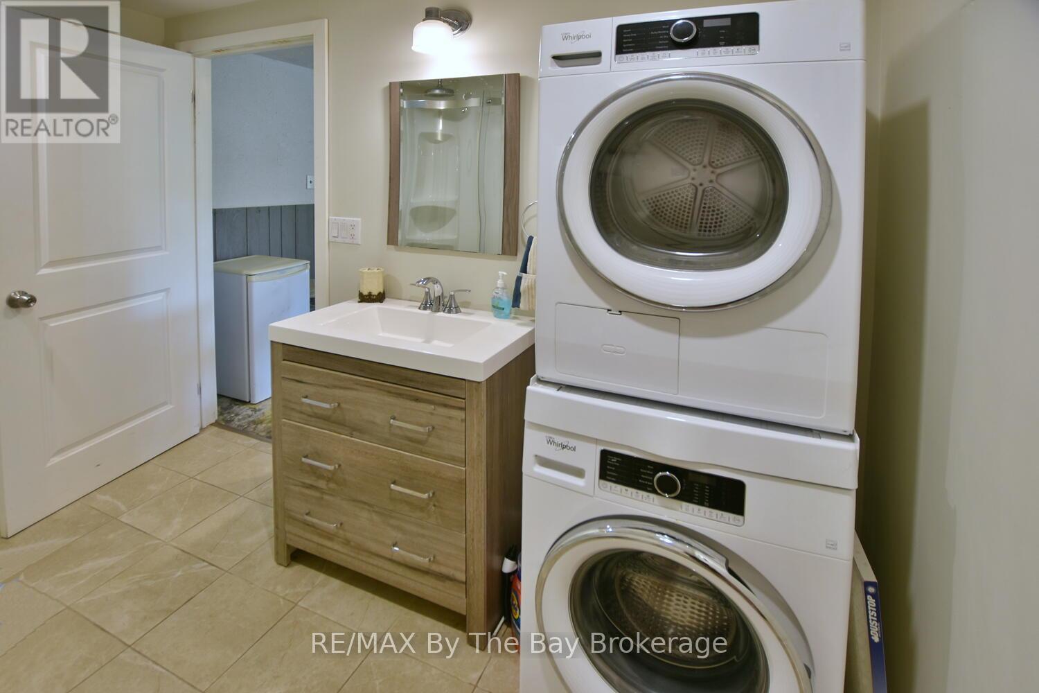 Photo 24 of 103 Sunnidale Road S, Wasaga Beach ON