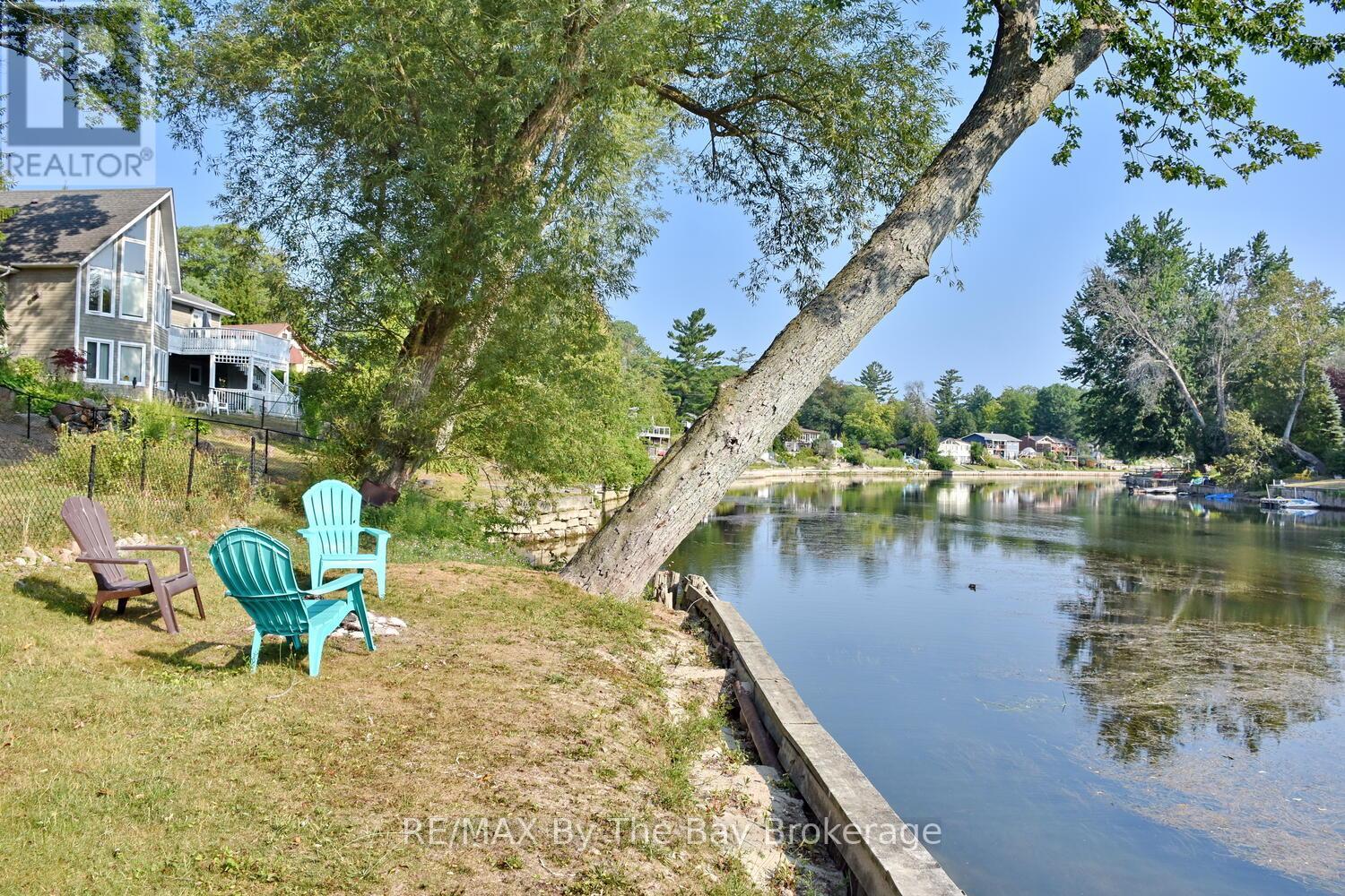 Photo 30 of 103 Sunnidale Road S, Wasaga Beach ON