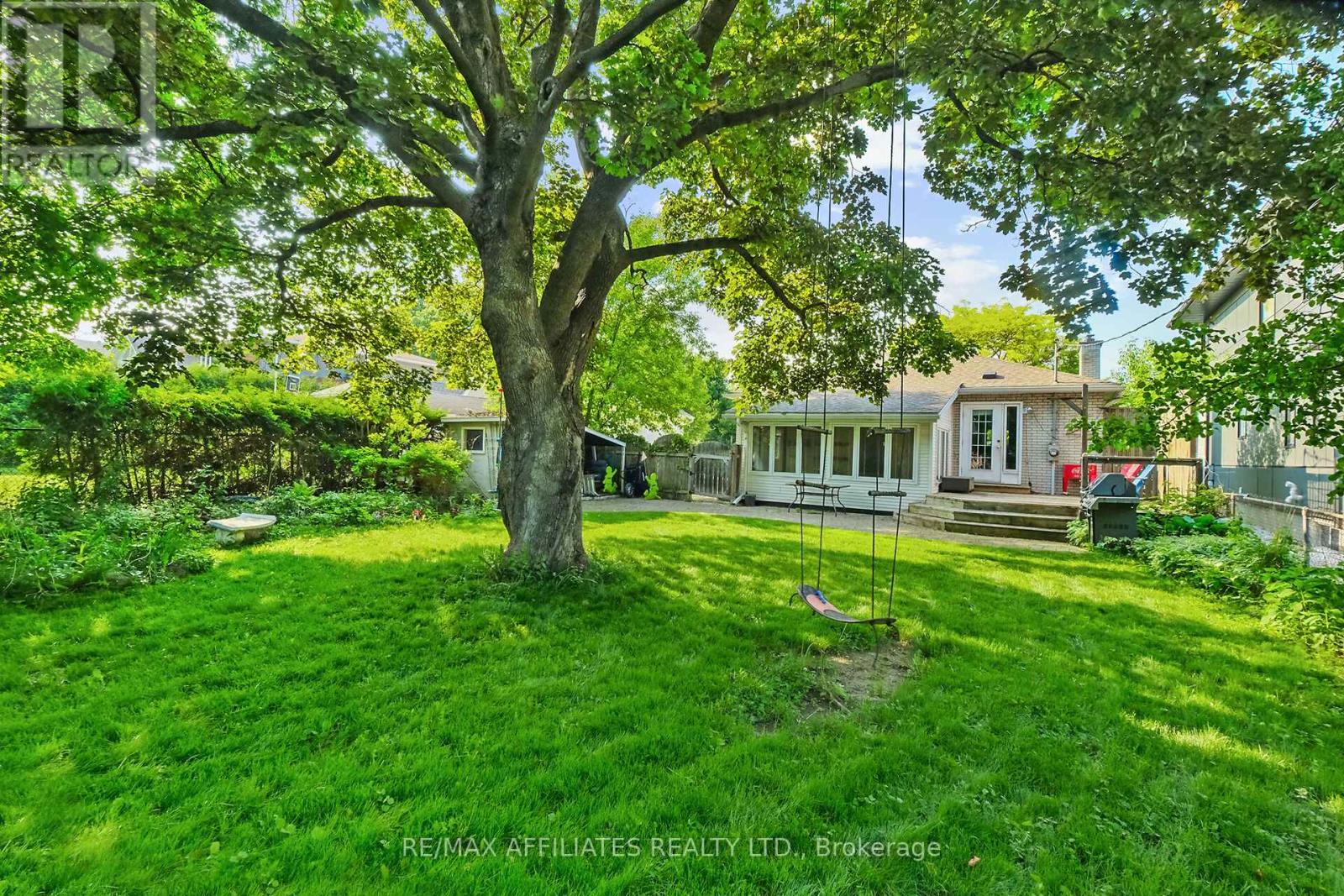 Photo 26 of 312 Mountbatten Avenue, Ottawa ON
