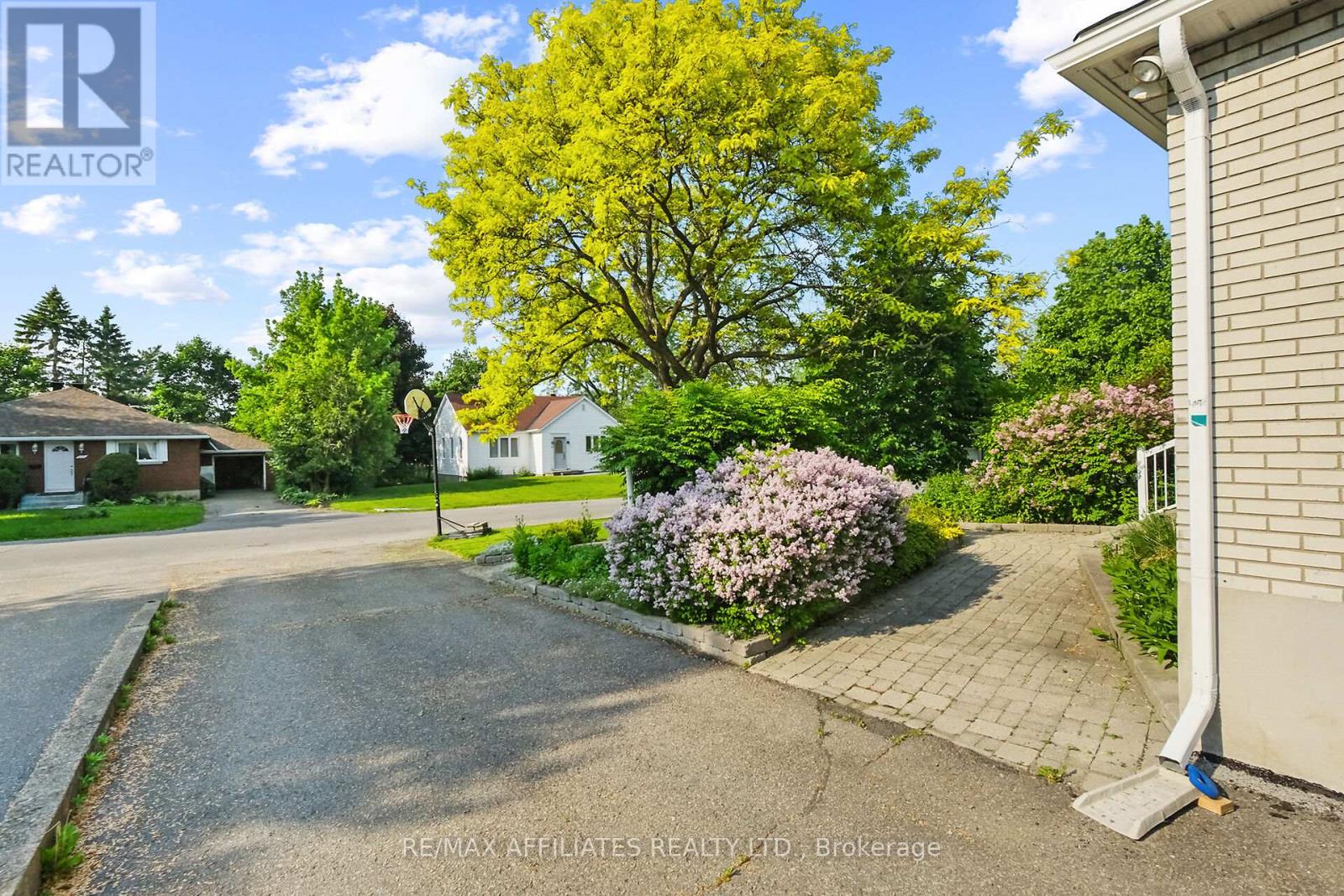 Photo 29 of 312 Mountbatten Avenue, Ottawa ON