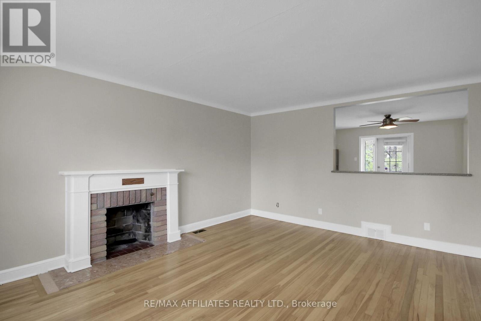 Photo 6 of 312 Mountbatten Avenue, Ottawa ON