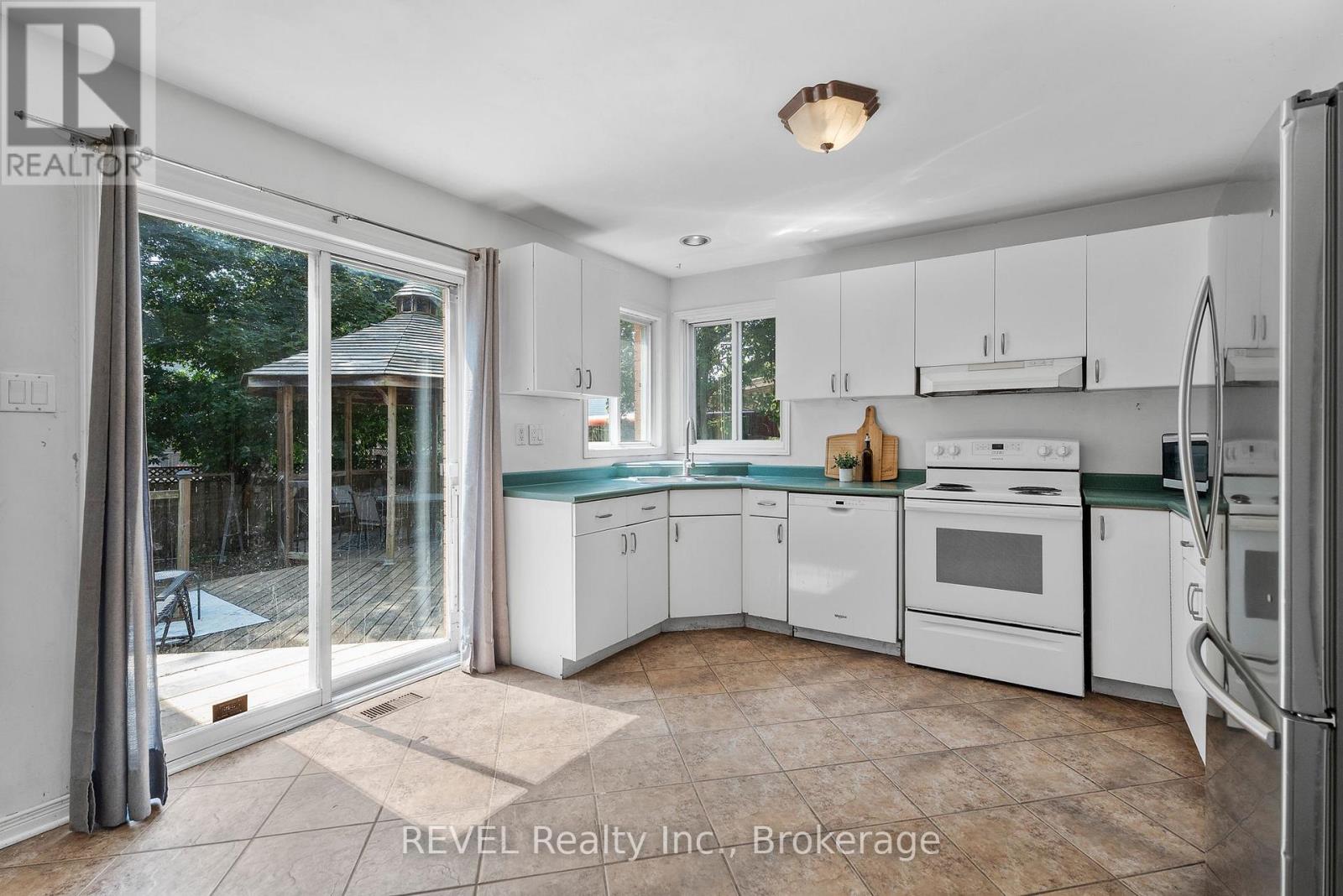 Photo 26 of 19 Crysler Crescent, Thorold ON