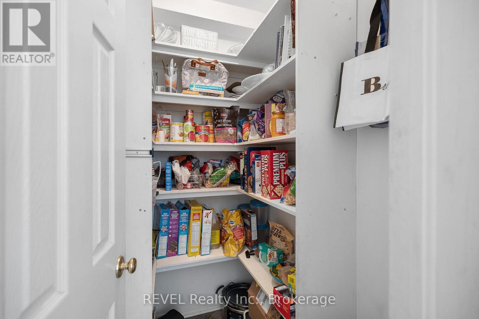 Photo 34 of 19 Crysler Crescent, Thorold ON