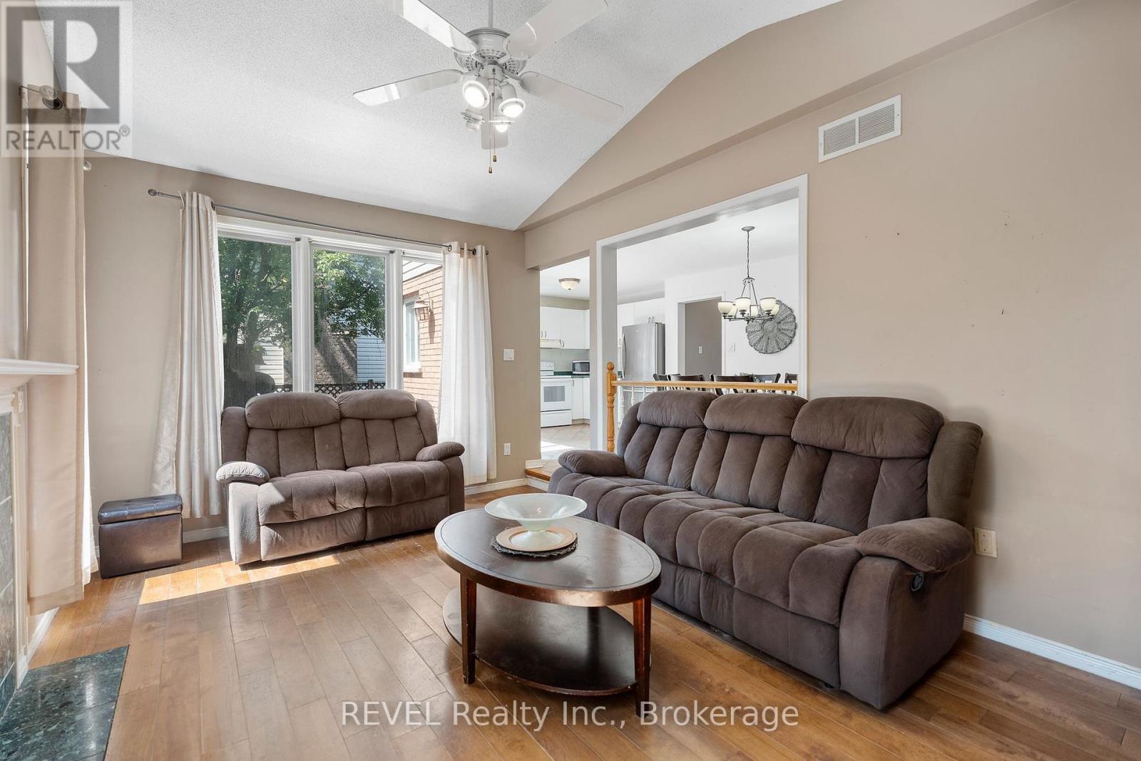 Photo 42 of 19 Crysler Crescent, Thorold ON