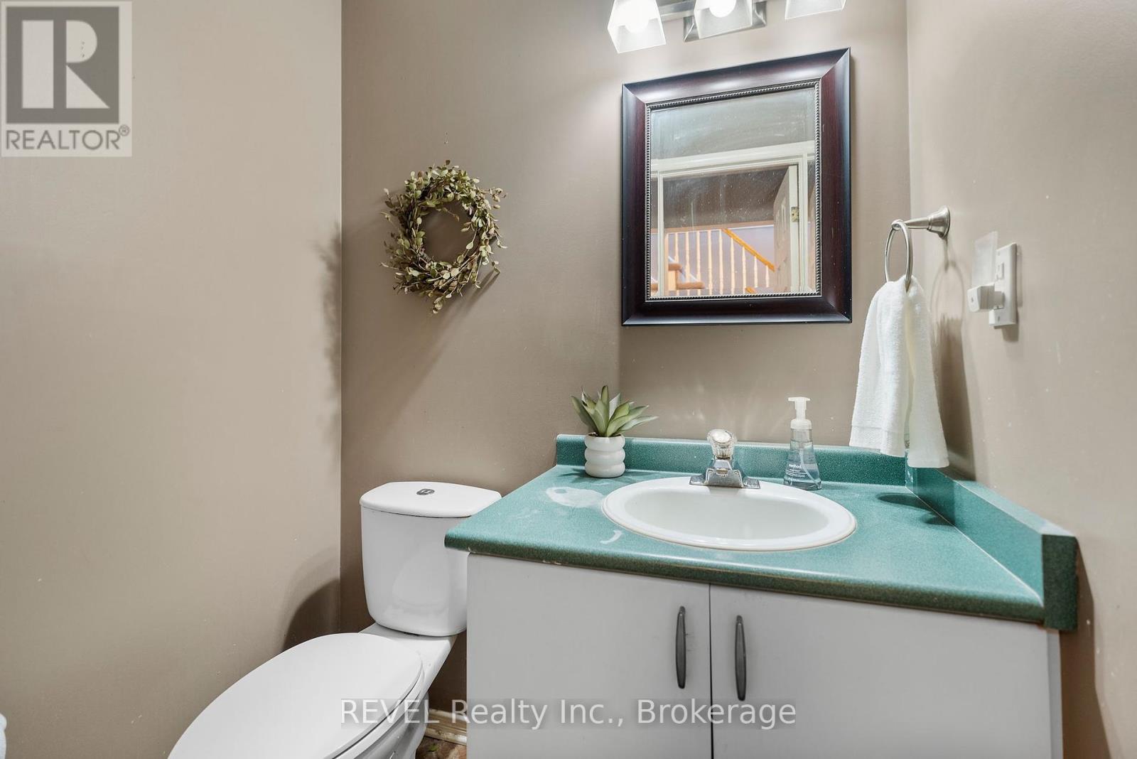 Photo 18 of 19 Crysler Crescent, Thorold ON